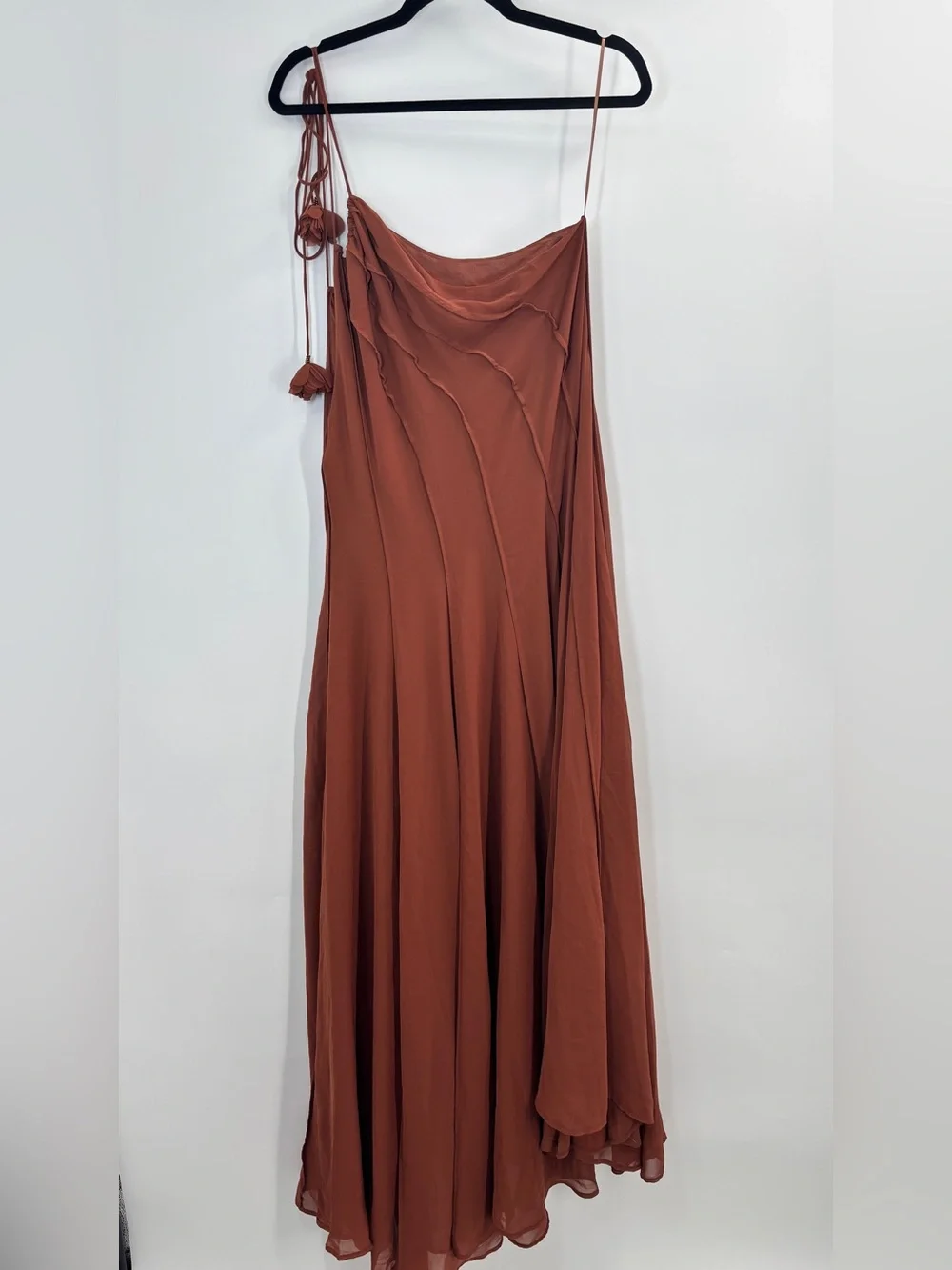 Exquise Ethereal Paislee One-Shoulder Chiffon Maxi - Picture 7 of 8